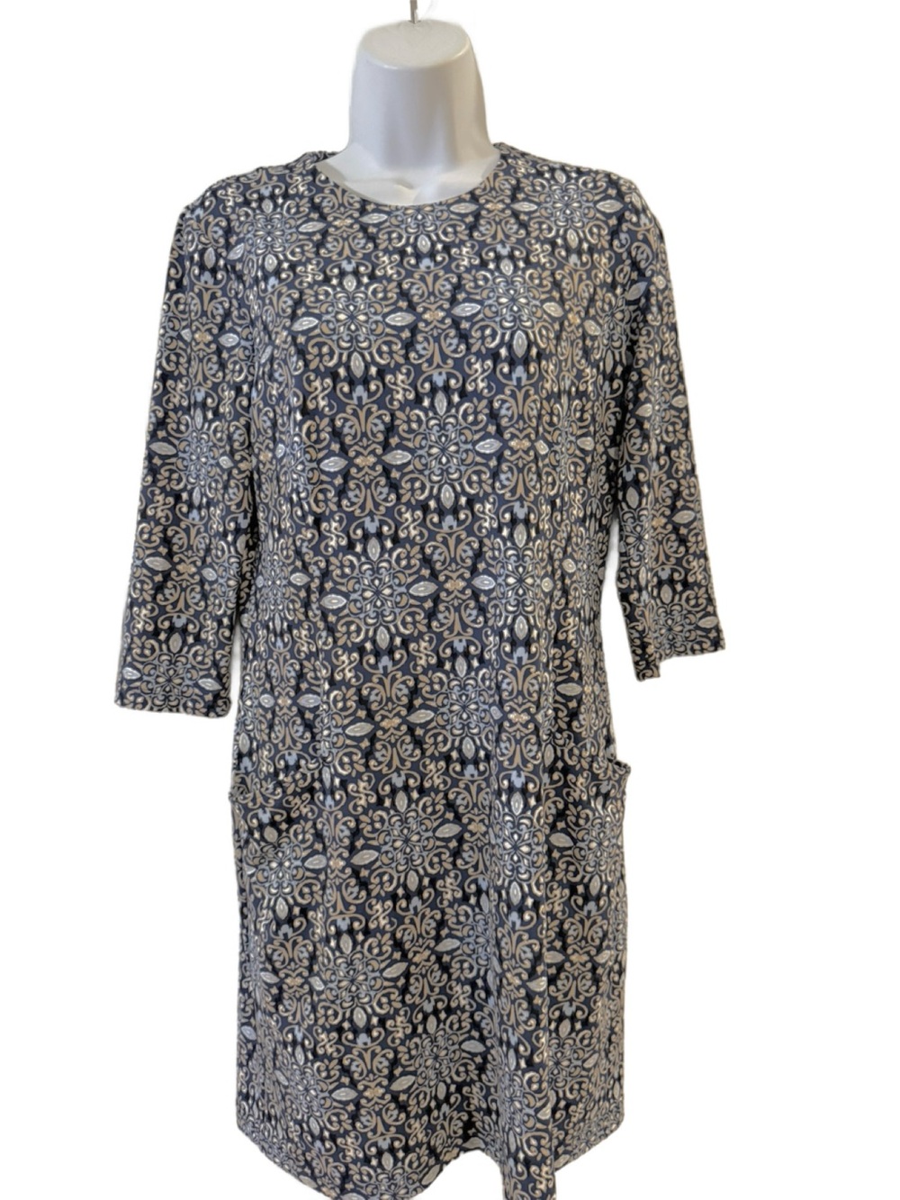 J Mclaughlin Navy and Cream Patterned Shift Dress With Pockets. Medium